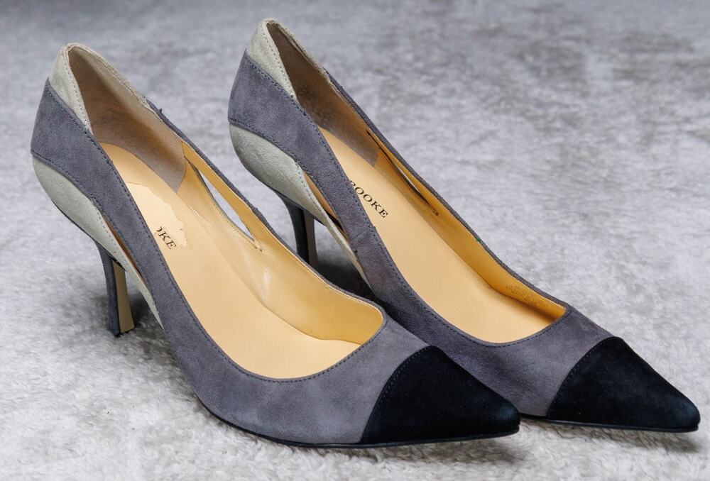 Audrey Brooke Black Gray Suede Cap Toe Heels Pumps Womens Size 8.5